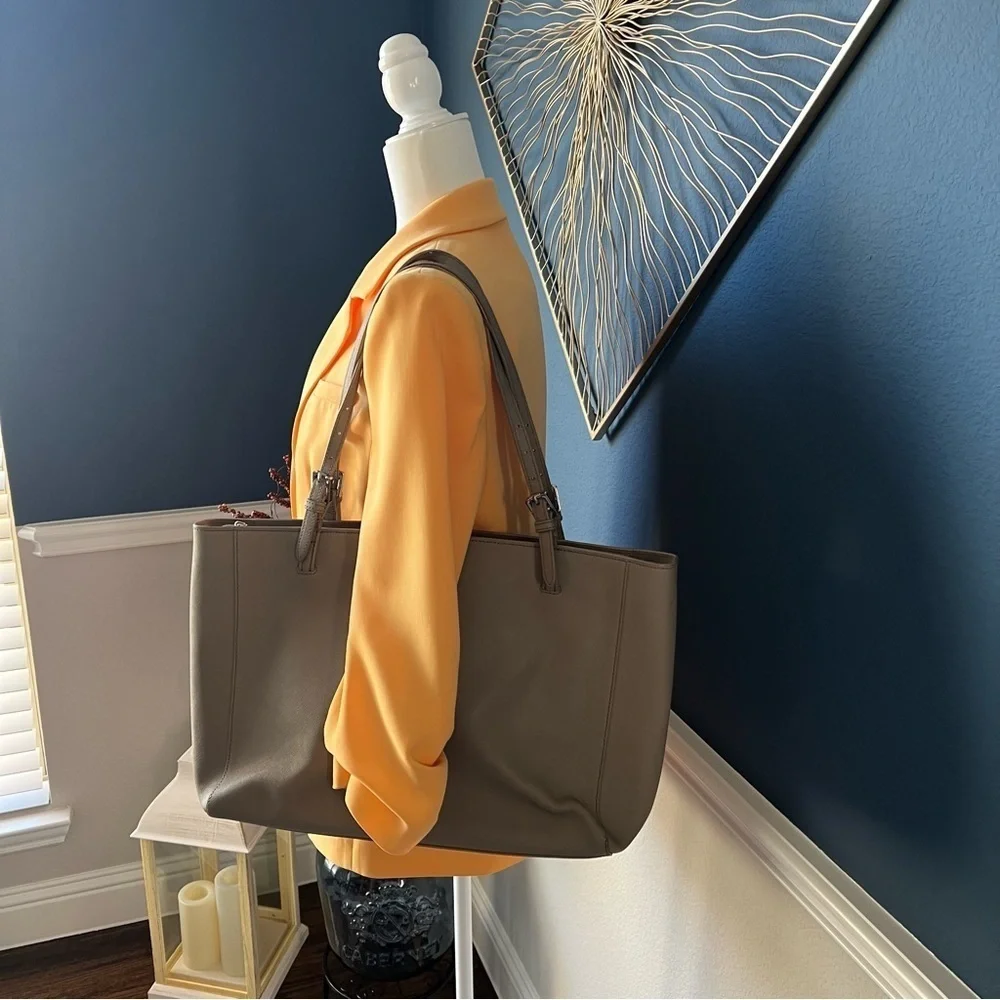Tory Burch Emerson Carryall Bag - Tan